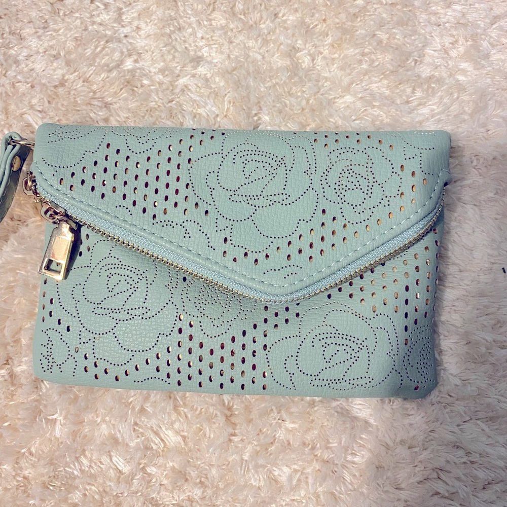 ✨NEW✨ Clutch/Crossbody purse